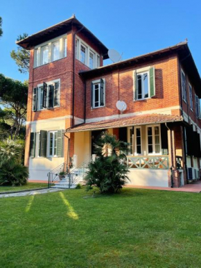 Villa Liberty al mare Marina Di Massa